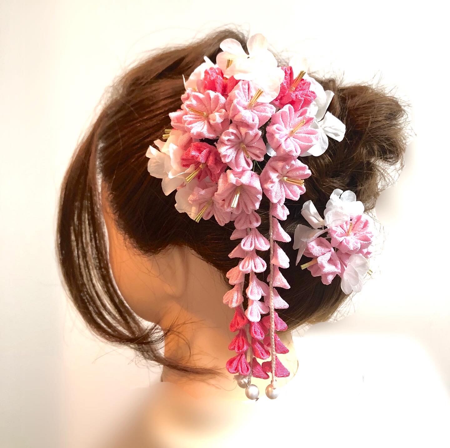 【ハンドメイド　ヘッドドレス　NO.18】成人式・卒業式・結婚式用髪飾り
桜の髪飾り